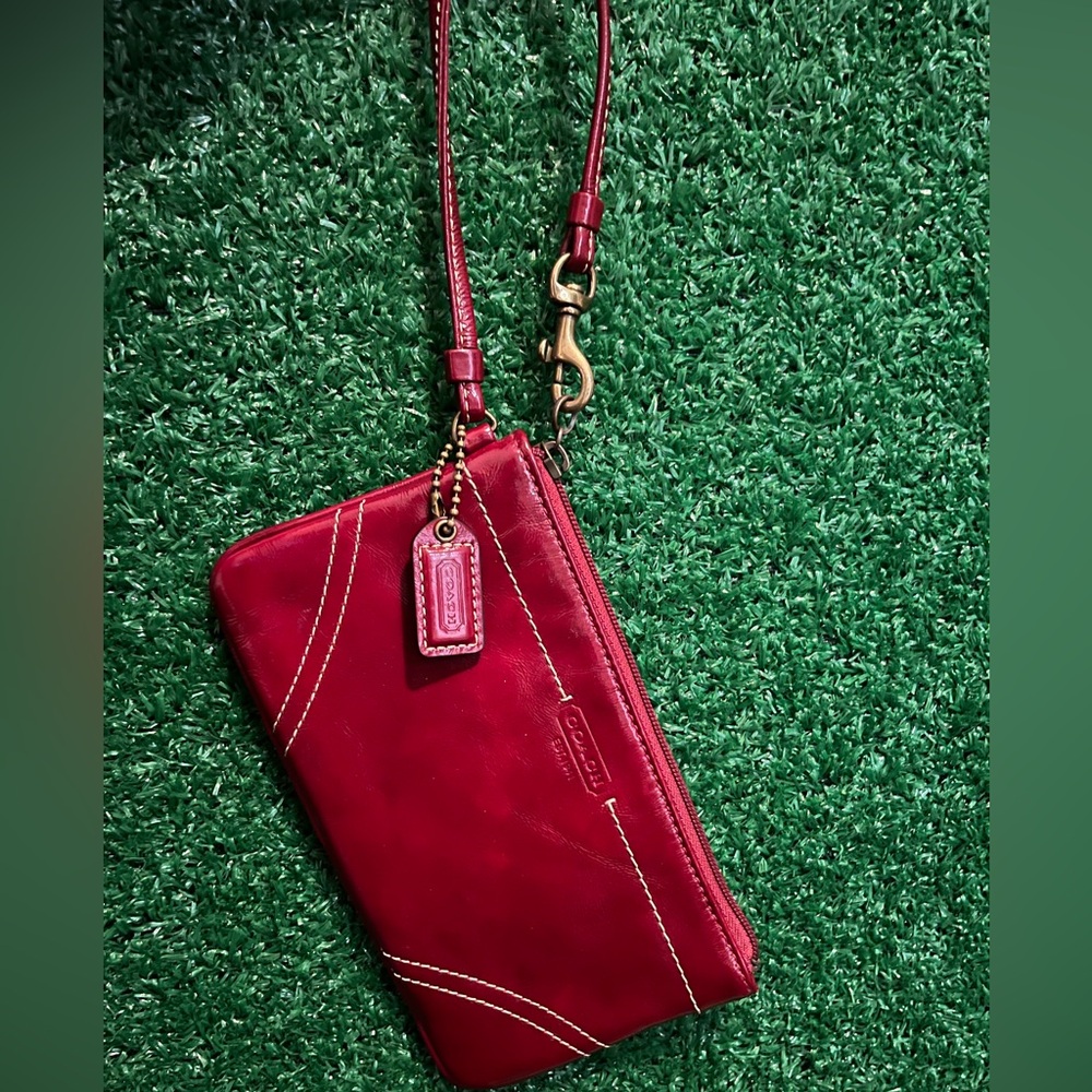 Coach Vintage Patent Leather Wristlet - Picture 3 of 5